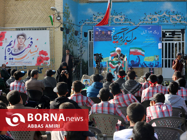 دیدار نماینده ولی فقیه در فارس با همکلاسی های دانش آموز شهید ترور شاهچراغ(ع)