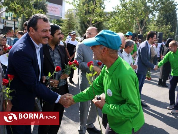 آغوش باز مشهد بر دوندگان جاده ولایت