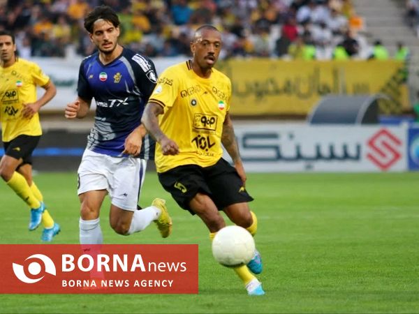 دیدار تیم های فوتبال سپاهان - پیکان