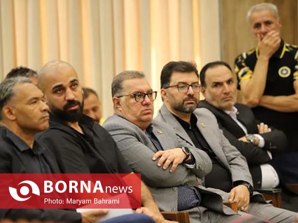 رونمایی از کیت لباس تیم فوتبال فولادمبارکه سپاهان