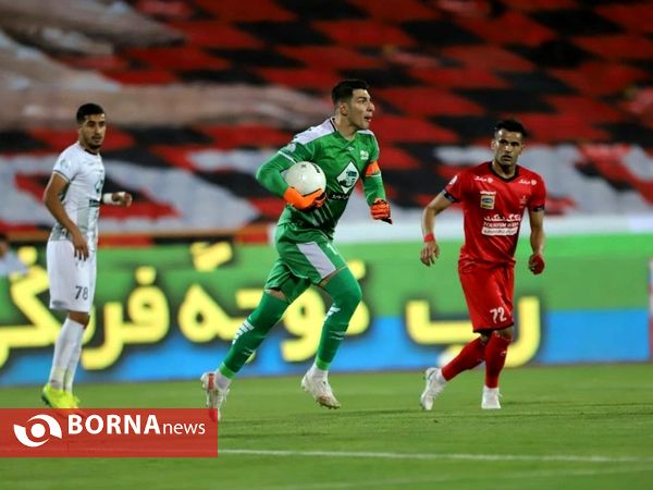 دیدار تیم های فوتبال پرسپولیس_ تراکتور