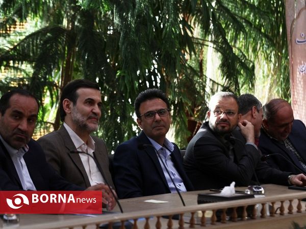 نشست مجمع نمایندگان تهران با استاندار