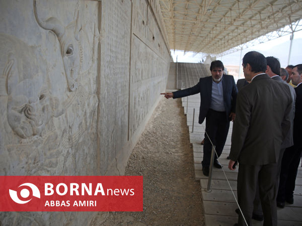 بازدید رئیس مرکز مطالعات استراتژیک ریاست جمهوری تاجیکستان از تخت جمشید