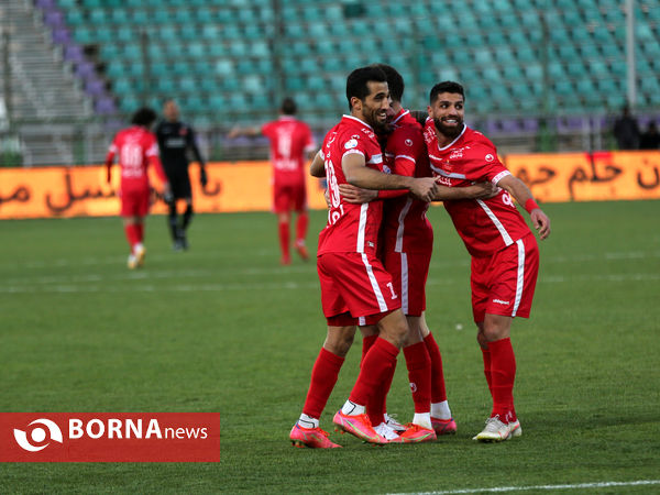 دیدار تیم‌های ذوب آهن - پرسپولیس