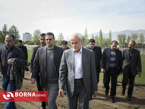 بازدید معاون وزیر ورزش از آکادمی فوتبال و سالن تیراندازی مجموعه ورزشی آزادی