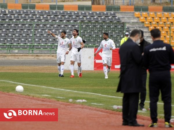 دیدار تیم های فوتبال پیکان _ ماشین سازی تبریز