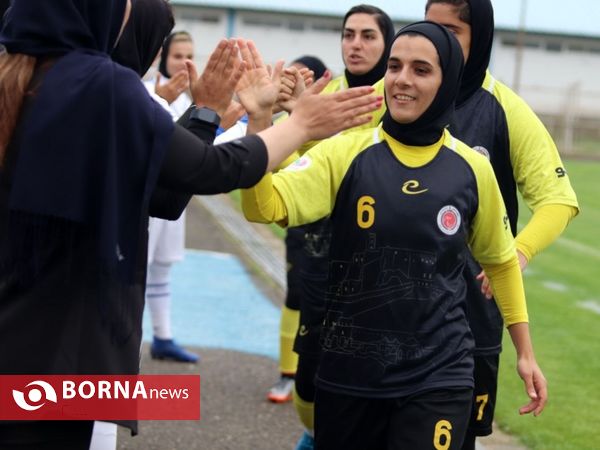 دیدار تیم های فوتبال ملوان بندرانزلی _ خاتون بم