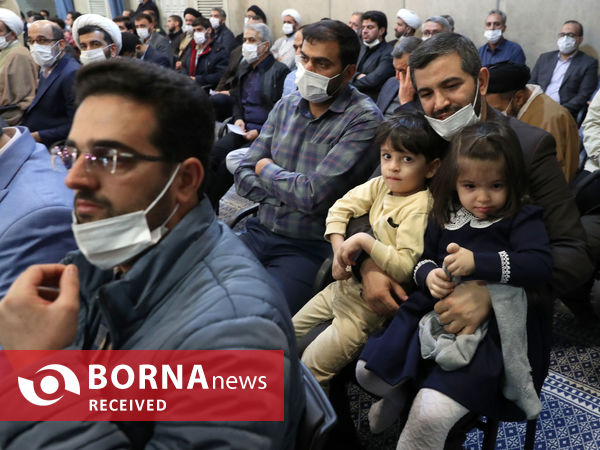 دیدار صدها نفر از مردم استان اصفهان با مقام معظم رهبری