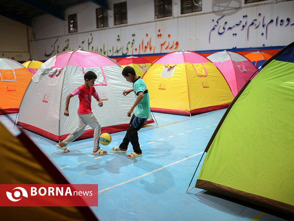 اسکان سیل زدگان خوزستانی در ورزشگاه تختی اهواز