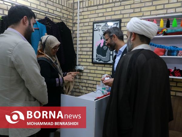 بازدید مدیرعامل سازمان منطقه آزاد اروند از بازارچه صنایع دستی آبادان