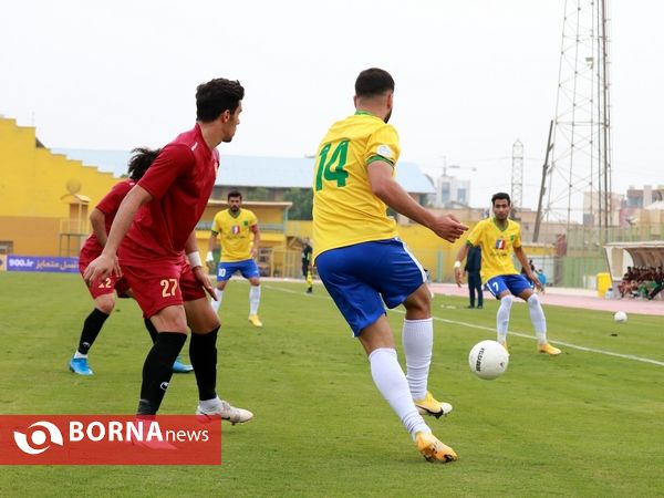 دیدار تیم های فوتبال صنعت نفت - پدیده