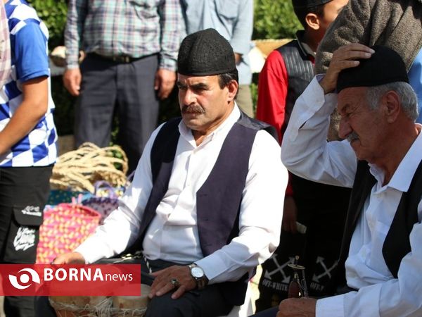 پیاده روی خانوادگی ایرانیان