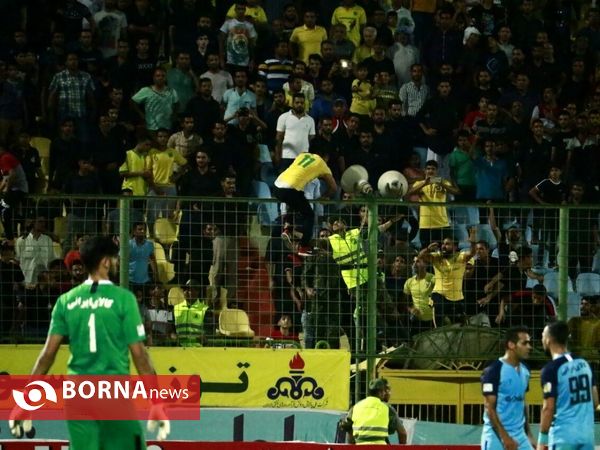 حواشی صنعت نفت آبادان - پیکان تهران