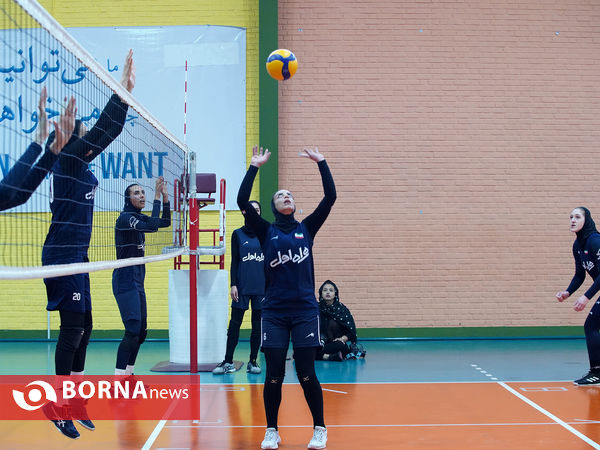 تمرین تیم ملی والیبال نوجوانان و بزرگسالان دختران