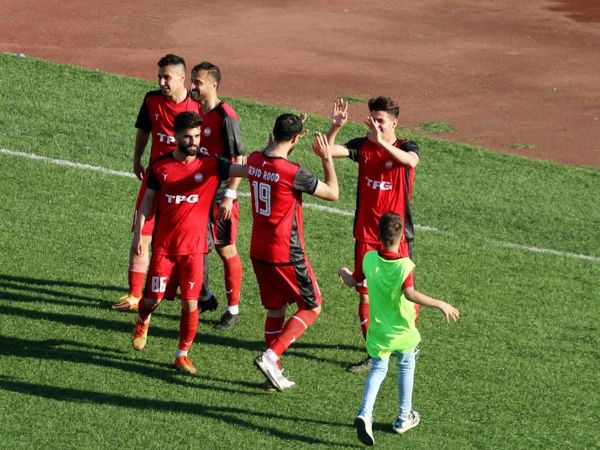 دیدار تیم‌های فوتبال سپیدرود رشت _  ویستاتوربین تهران