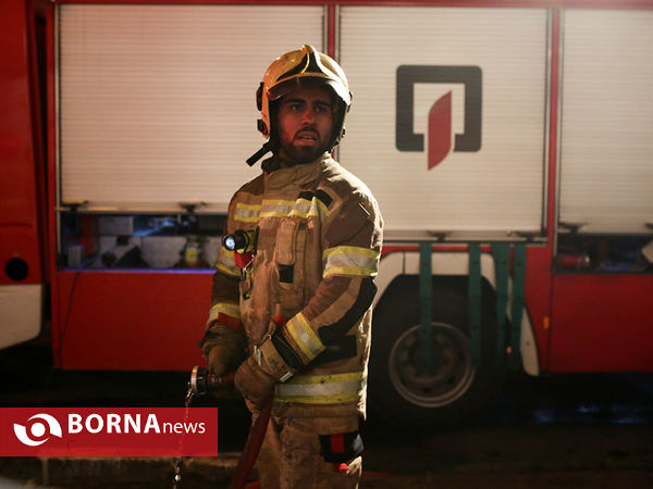 آتش سوزی انبار چوب در منطقه پل چوبی - تهران