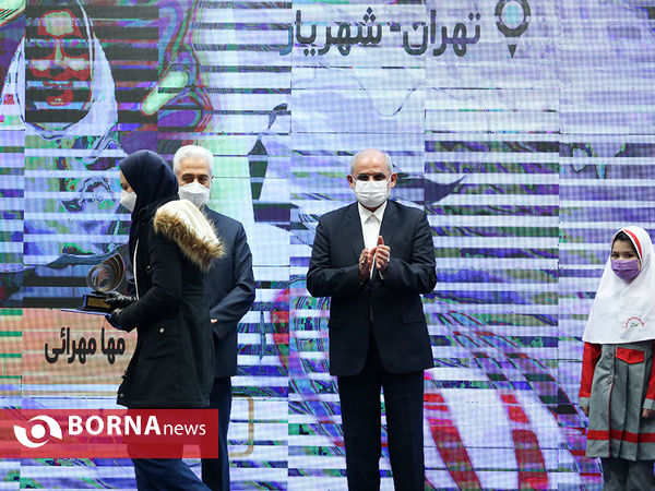 آیین تجلیل از دانش آموزان پژوهشگر و فناوران برگزیده