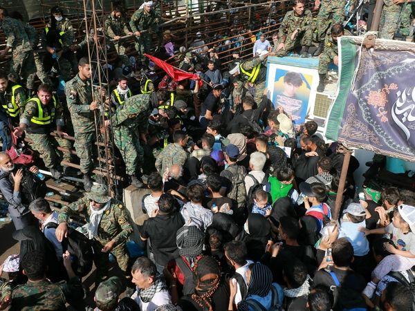 عبور زوار افغانستانی و پاکستانی از مرز شلمچه