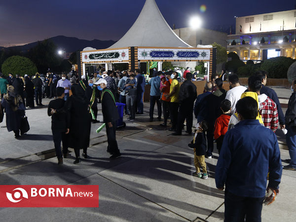 افطاری ساده در برج میلاد