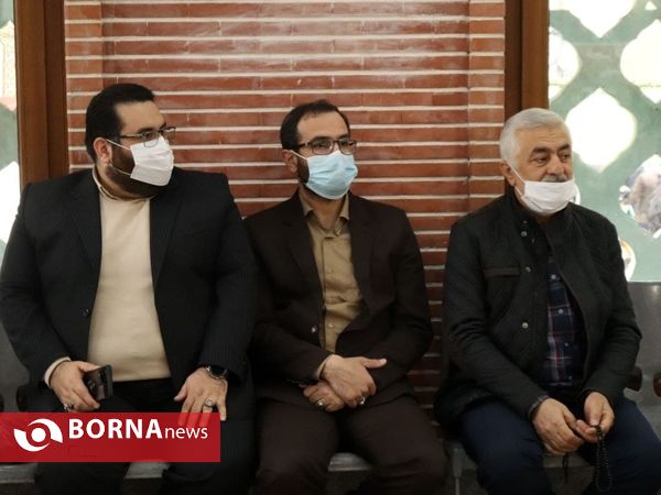 مراسم گلباران گلزار شهدای رشت به مناسبت آغاز دهه فجر