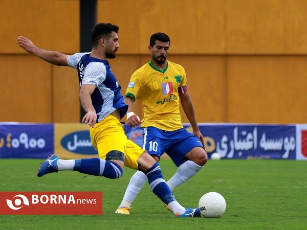 دیدار تیم های فوتبال صنعت نفت - شمس آذر قزوین