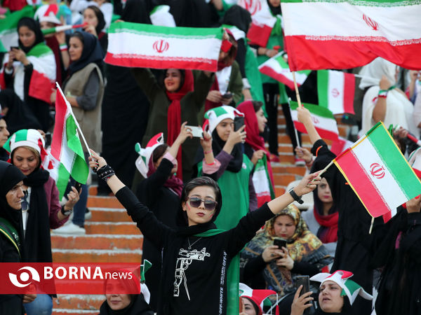 حضور زنان در ورزشگاه- بازی ایران مقابل کامبوج