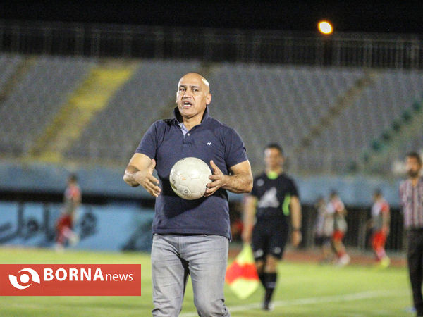 دیدار تیم های فوتبال آلومینیوم اراک-تراکتور سازی تبریز