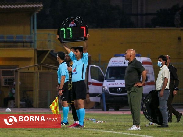 دیدار تیم های فوتبال صنعت نفت - سپاهان