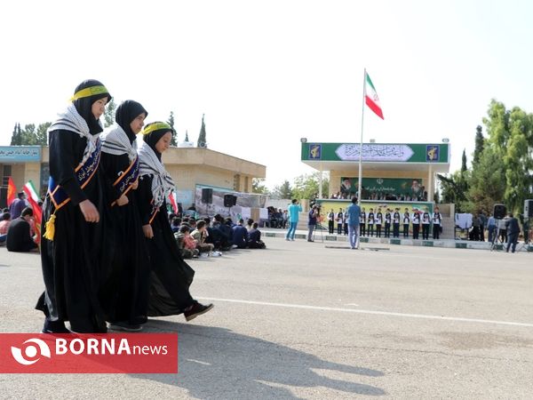 صبحگاه فرهنگی 1000 دانش آموز شیرازی به مناسبت هفته دفاع مقدس