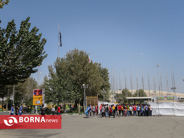 استادیوم آزادی تهران پیش از دربی ۹۰