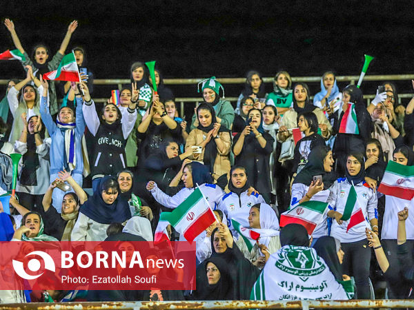 دیدار تیم‌های فوتبال آلومینیوم - استقلال خوزستان