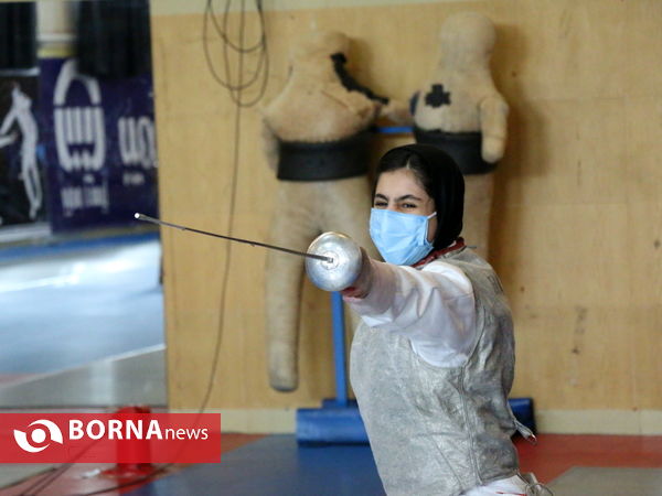 تمرینات بانوان شمشیرباز آذربایجان‌غربی برای حضور در انتخابی المپیک
