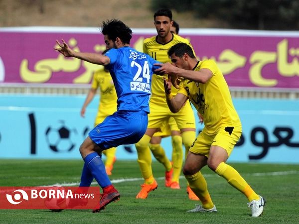 دیدار تیم های فوتبال نفت تهران- استقلال