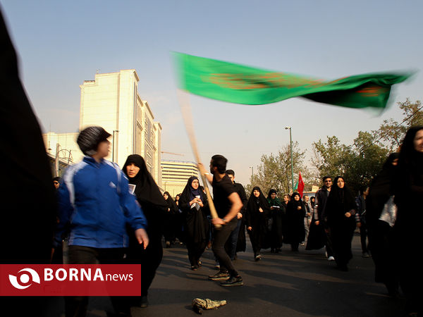 پیاده روی جاماندگان اربعین در تهران (4)