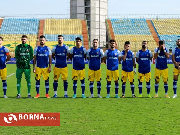 در حاشیه دیدار تیم های فوتبال صنعت نفت - شمس آذر قزوین