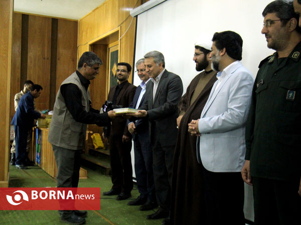 آيين تجليل از خبرنگاران پیشکسوت و فعال حوزه دفاع مقدس استان فارس