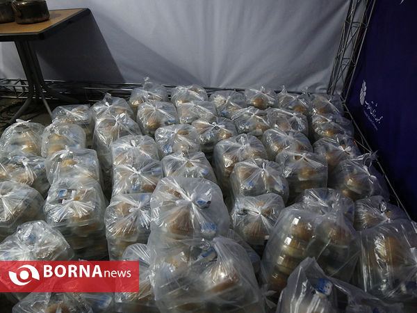 افطاری ساده در باشگاه انقلاب
