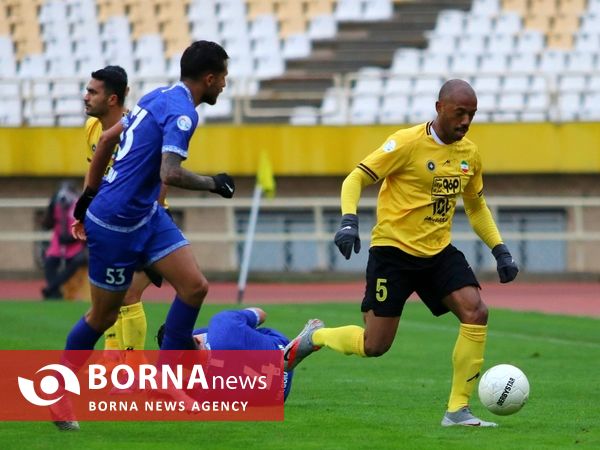 دیدار تیم فوتبال سپاهان _ گل گهر سیرجان