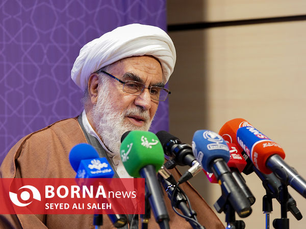 حجت الاسلام و المسلمین «محمدی گلپایگانی»، رئیس دفتر مقام معظم رهبری