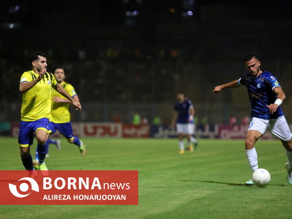 دیدار تیم های فوتبال نفت مسجدسلیمان - استقلال (2)