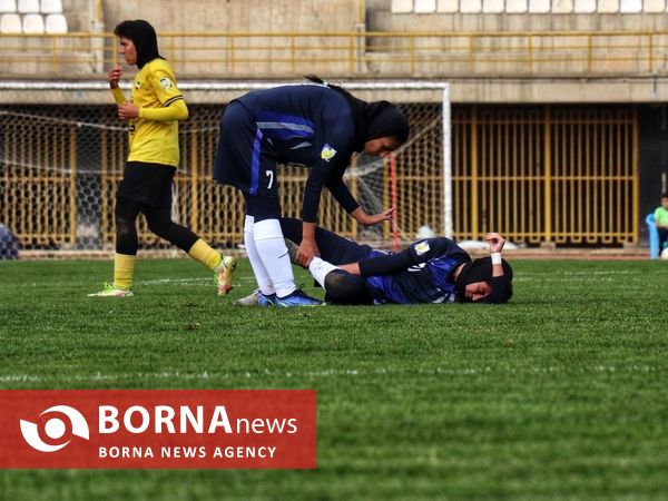 دیدار تیم های فوتبال سپاهان و پیکان البرز