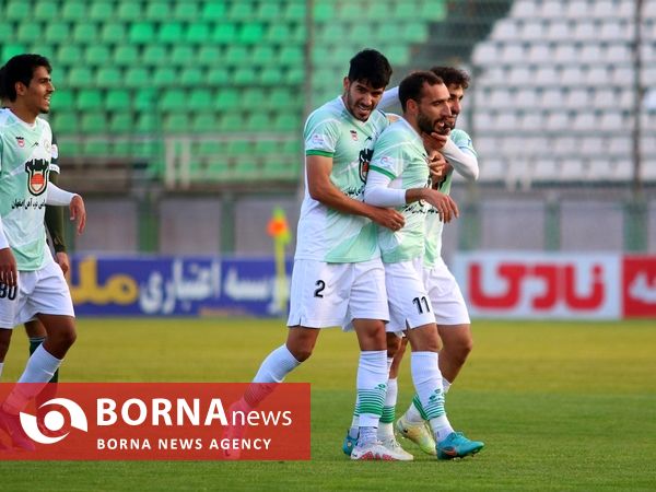 دیدار تیم های فوتبال ذوب آهن اصفهان - آلومینیوم اراک