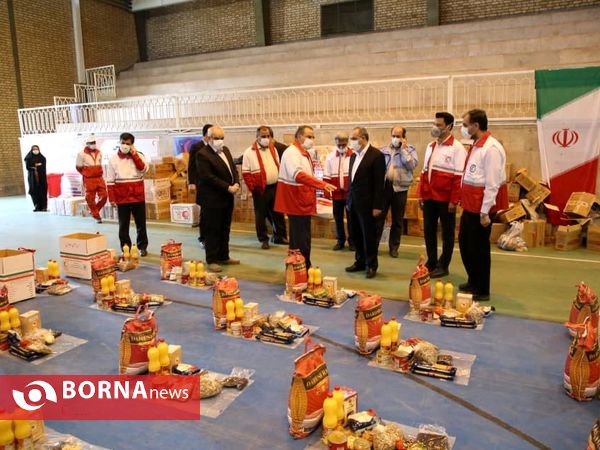 بازدید استاندار قم از واحد تولید ماسک