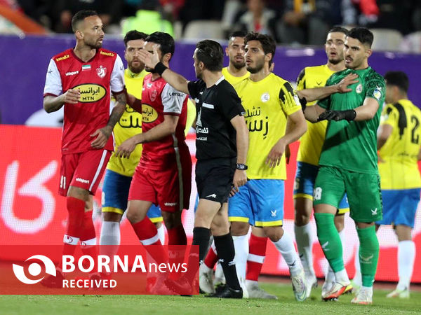 دیدار تیم های فوتبال پرسپولیس - نفت مسجدسلیمان