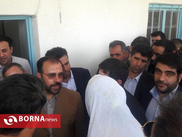 بازدید معاون پارلمانی رییس جمهور از مناطق زلزله زده مسجد سلیمان