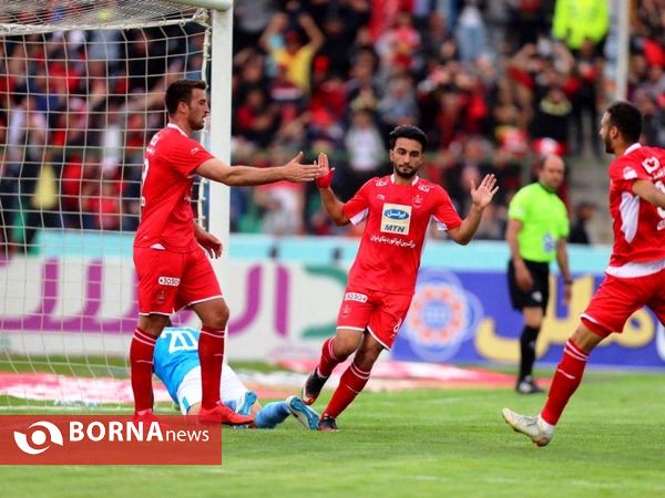 دیدار تیم پیکان- پرسپولیس