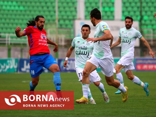 دیدار تیم های فوتبال ذوب آهن - نساجی مازندران