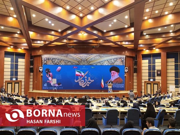همایش بزرگداشت مقام خبرنگار در همدان