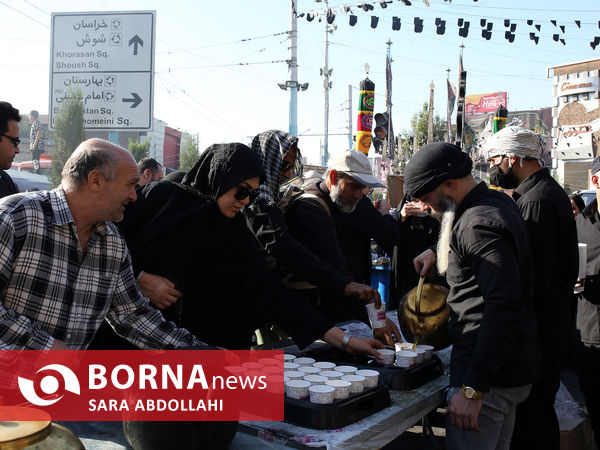 پیاده روی جاماندگان اربعین در تهران