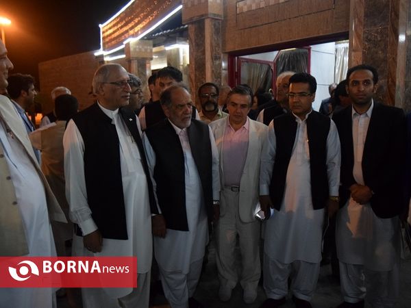 اکبر ترکان با پوشش بلوچی